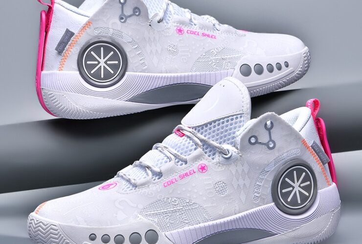 Outdoor basketball shoes