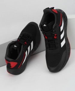 Comfortable basketball shoes